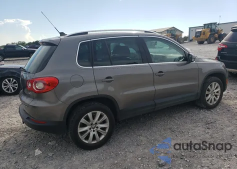 2009 Volkswagen Tiguan S из США, поврежденный, VIN WVGAV75N39W003838